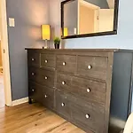 Great Location 8 Beds Sleeps 10 With Parking
