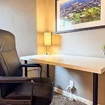 2 Full Apartments 4 Bedrooms With 14 Beds And Parking