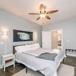 Parking Comfortable Suite