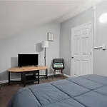 3Bed Perfect Retreat In Pittsburgh - Apt 2