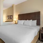 Comfort Inn & Suites Pittsburgh-Northshore
