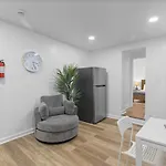Lawrenceville Central !2 Stylish And Quiet One Bedroom Apartment With Free Street Parking