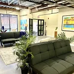 New Chic Condo In Pittsburgh