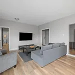 Mt Washington 1 Bed - City Views From Private Deck