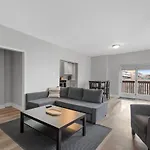 Mt Washington 1 Bed - City Views From Private Deck