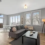 Pittsburgh Skyline Views - Luxury 1 Bedroom #2