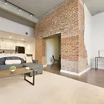 1 Bedroom Downtown Pittsburgh With Best Roof Top View