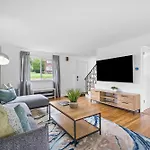 Modern And Spacious House Pittsburgh