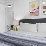 Modern And Spacious House Pittsburgh