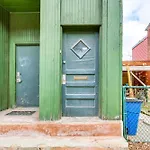 Walkable Studio In The Heart Of Pittsburgh!