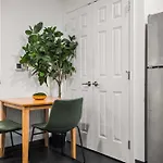 Cozysuites Stunning 1Br In Downtown Pitts 1