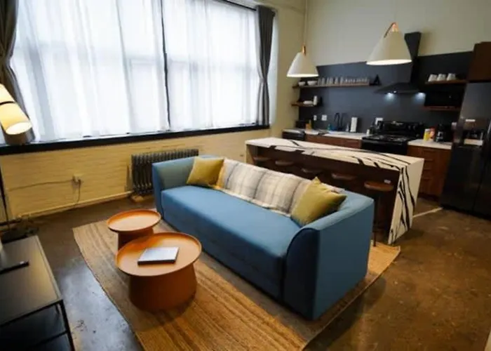 3E - *Renovated* 3 Min To Hillman Cancer Center Sleeps 6