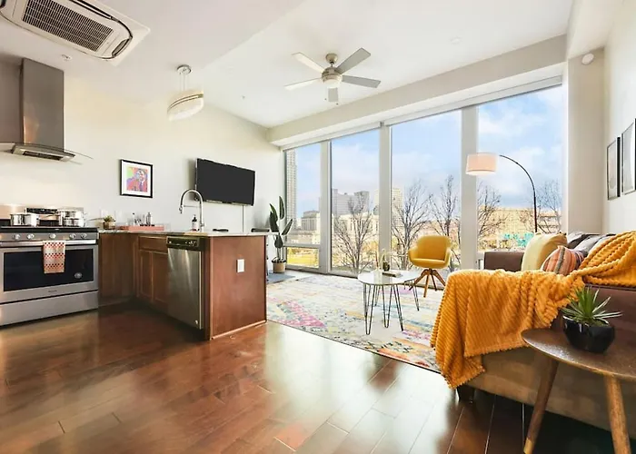 Hostwise Stays - The Washington At Chatham - Free Parking, Private Gym, Skyline Views!