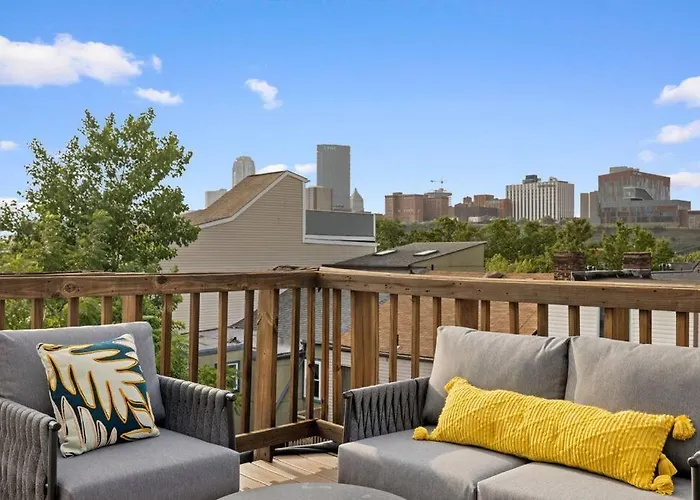 Pittsburgh Gem - 5Br - Downtown Deck View