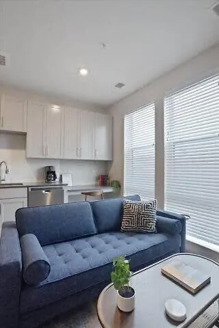 Cozysuites Spacious Sdo, Lawrenceville