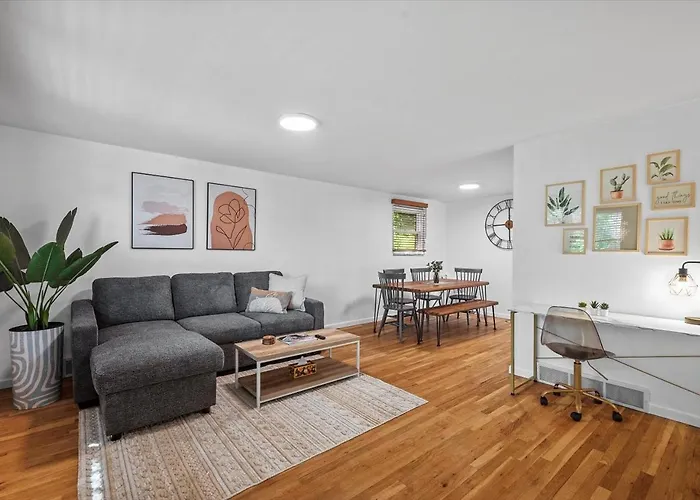 Stylish House Near Frick Park