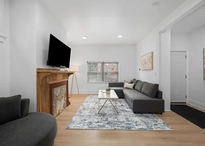 Shadyside, Central !1 Spacious & Modern 1 Bedroom With Parking
