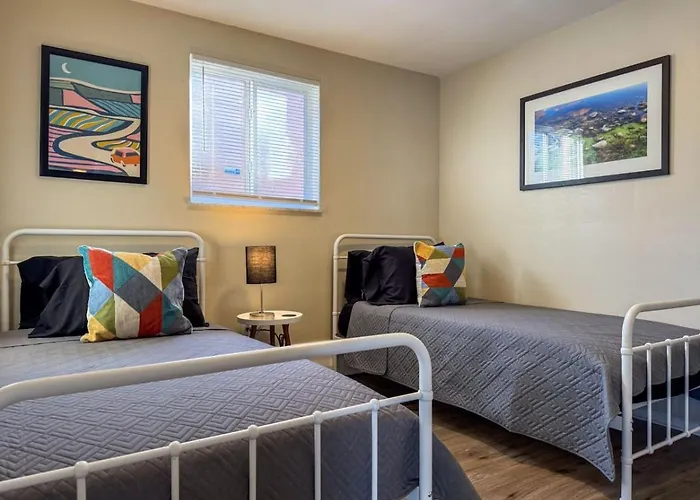 Sleeps 4 Charming 1 Bedroom With 2 Beds Plus Wifi