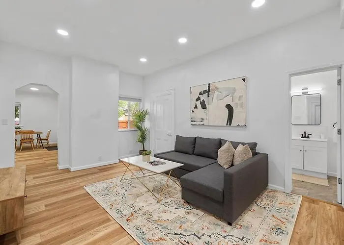Bloomfield, Shadyside !2 Modern And Spacious Two Bedroom Apt With Free Parking