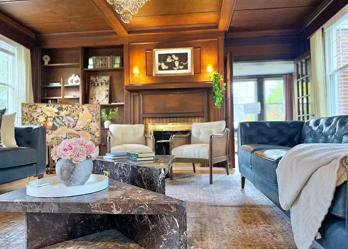 The Colonial At Mount Lebanon By Luxe Pgh