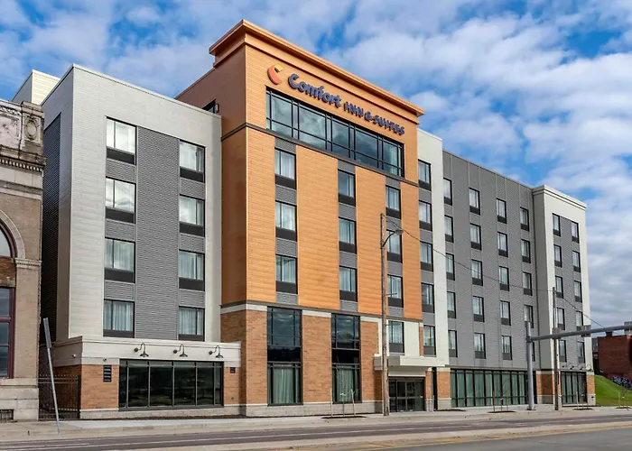 Comfort Inn & Suites Pittsburgh-Northshore
