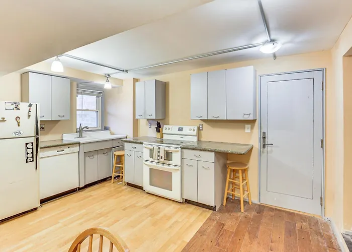 Walkable Studio In The Heart Of Pittsburgh!