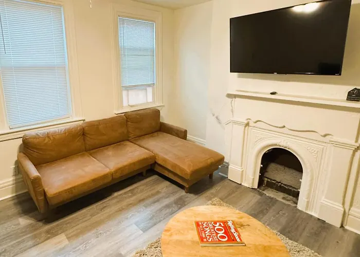 Comfy 4 Bed Northside Home - Near Stadiums