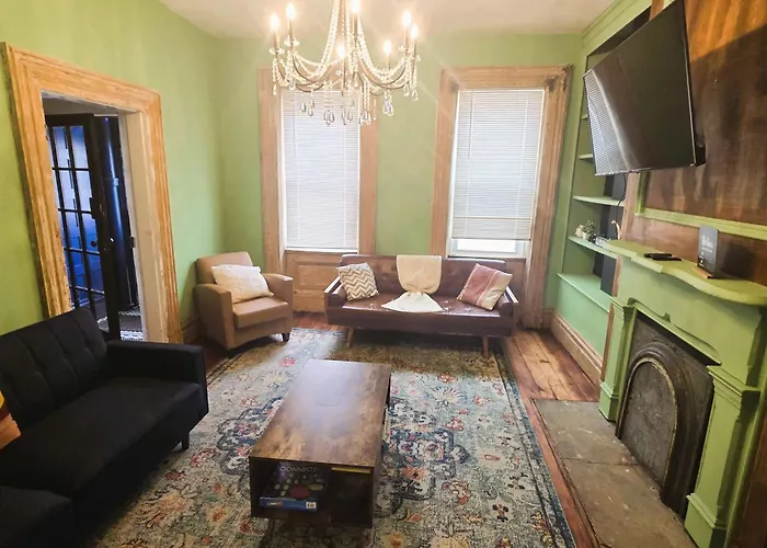 4 Bed Northside Home - Amazing Location