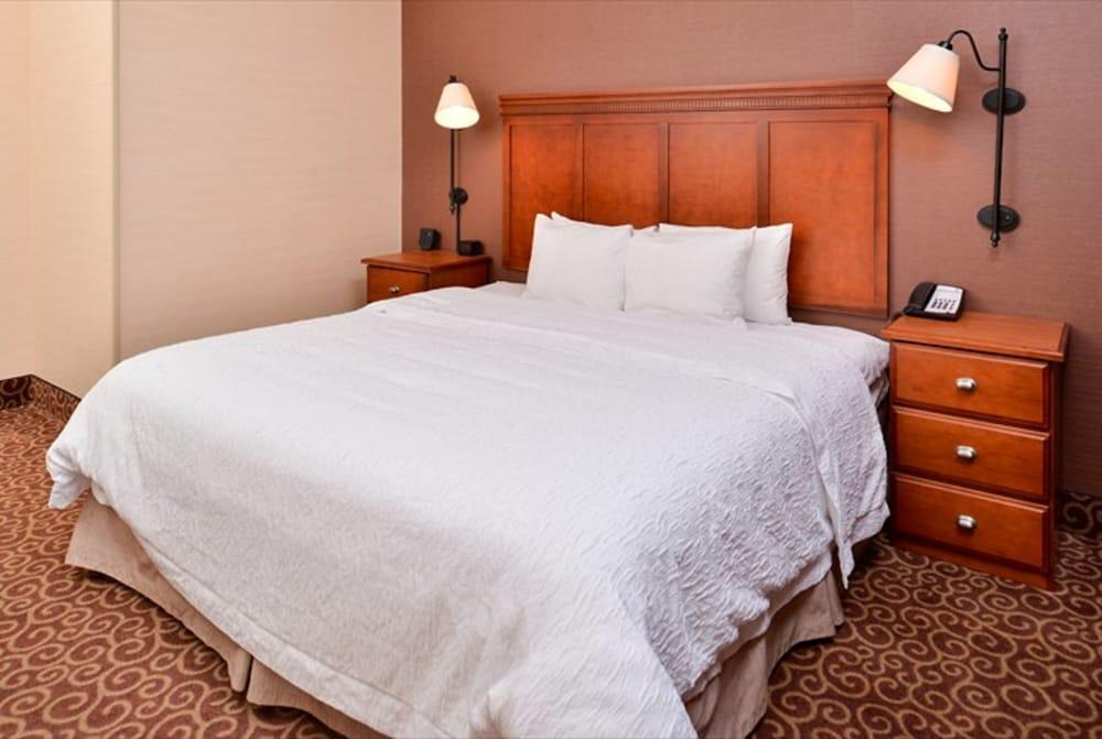 Hotel Mcknight Pittsburgh