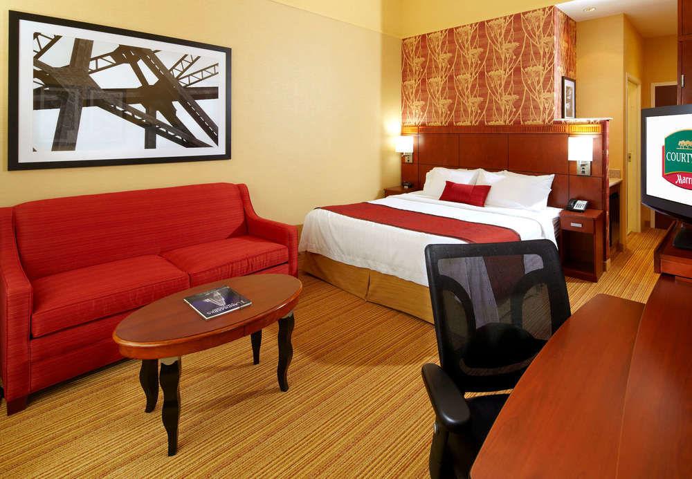 Courtyard By Marriott Downtown Hotel 4*