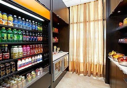 Courtyard Shadyside Hotel 3*