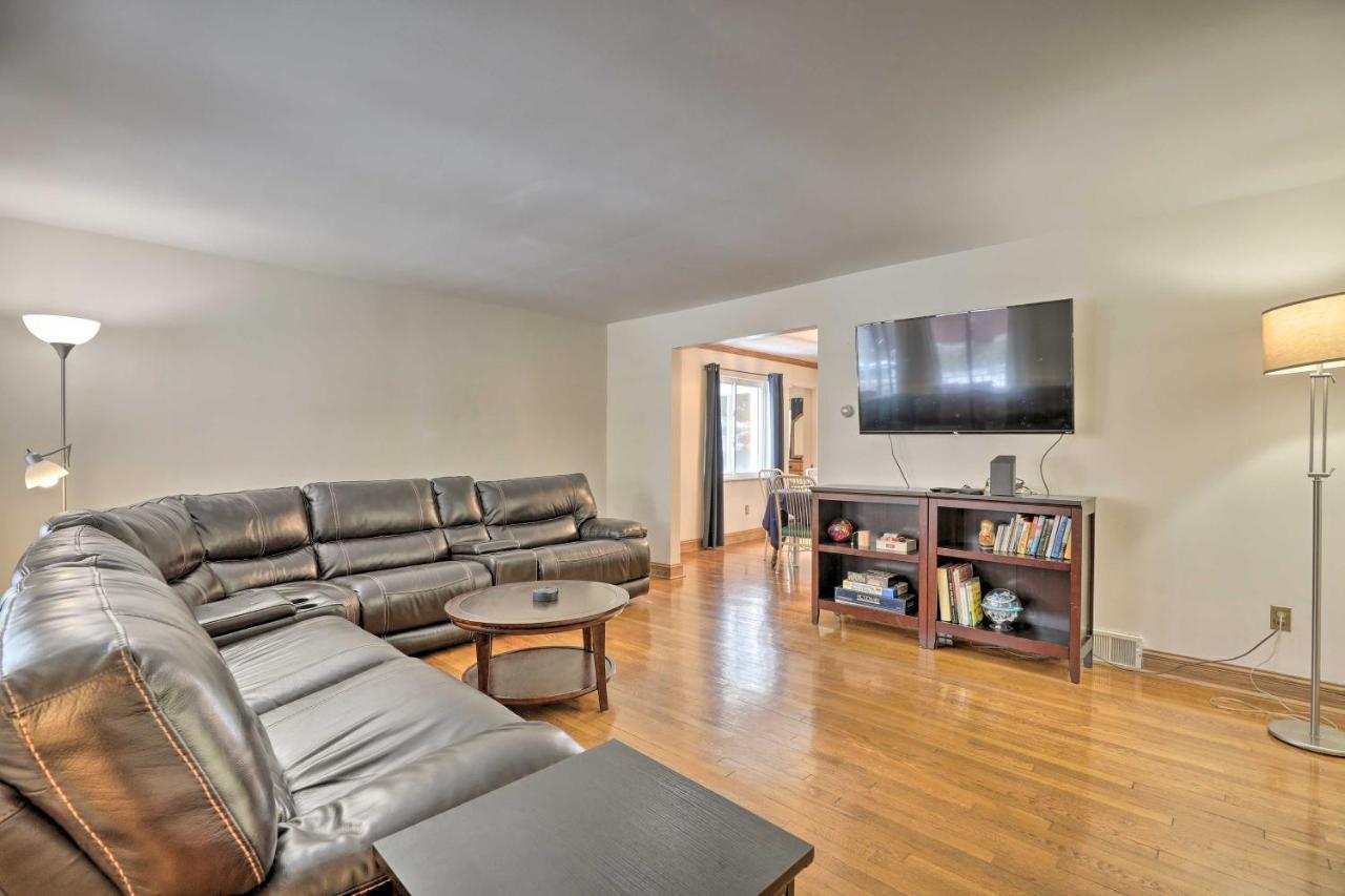 Townhome About 5 Miles To Market Square Holiday home