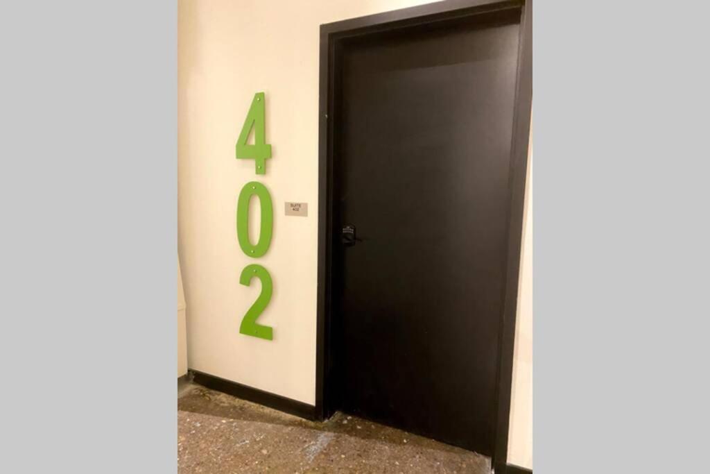 3e-*new* -5 Min From Downtown, 3e, Sleeps 6 Apartment