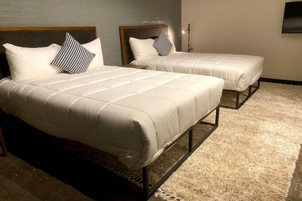 Apartment 3e-spacious 2 Bedroom In Oakland, Sleeps 8 *