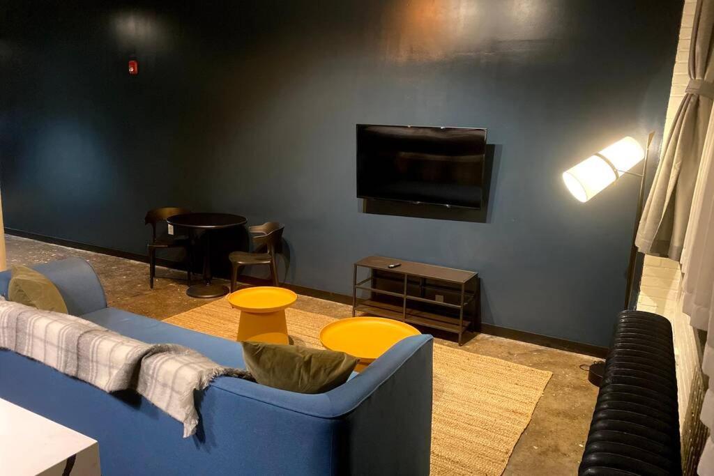 Apartment 3e-*new* -5 Min From Downtown, 3e, Sleeps 6 Pittsburgh