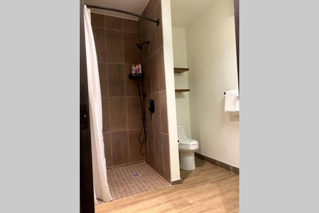 Apartment 3e-spacious 2 Bedroom In Oakland, Sleeps 8