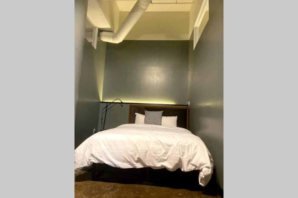 Apartment 3e-*renovated* 5 Min To Upmc Shadyside, Sleeps 6 *