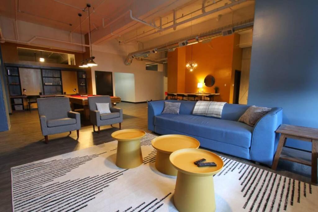 3e *new* Huge! Spacious 3 Bedroom In Oakland That Sleeps 12! Apartment