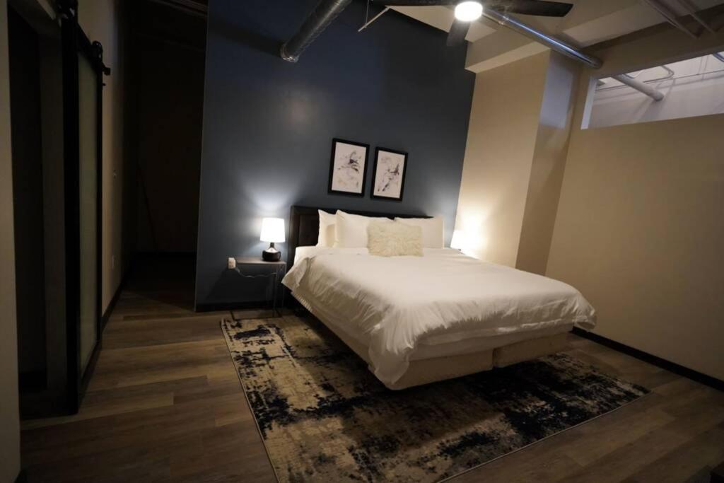 Apartment 3e *new* Huge! Spacious 3 Bedroom In Oakland That Sleeps 12! *