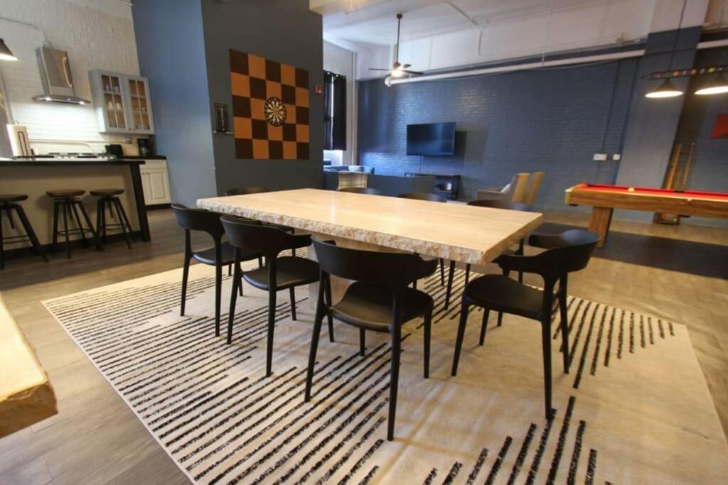 3e *new* Huge! Spacious 3 Bedroom In Oakland That Sleeps 12! Apartment Pittsburgh