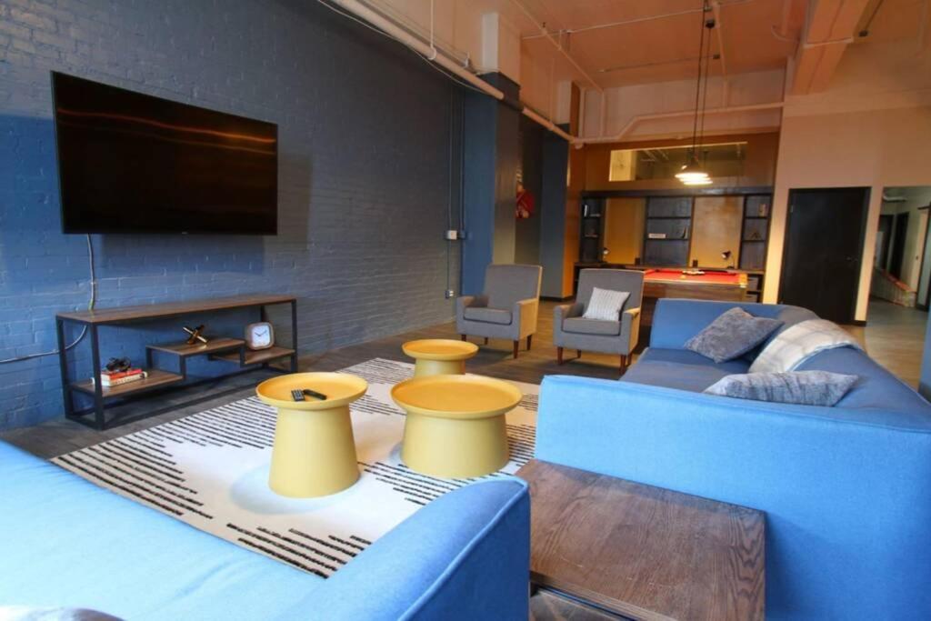 3e *new* Huge! Spacious 3 Bedroom In Oakland That Sleeps 12! Apartment