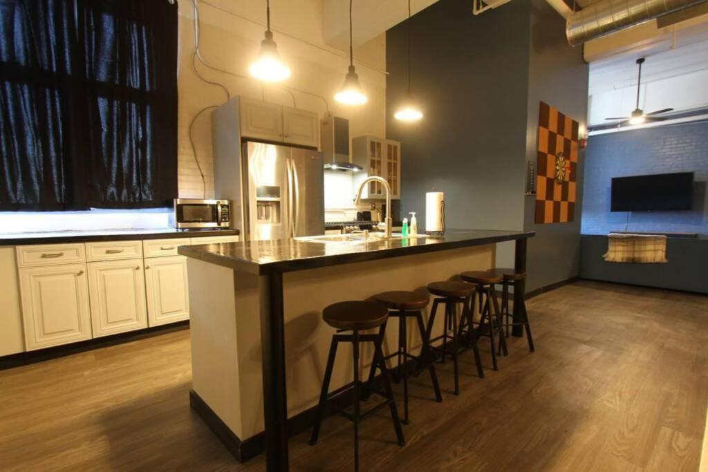 3e *new* Huge! Spacious 3 Bedroom In Oakland That Sleeps 12! Pittsburgh