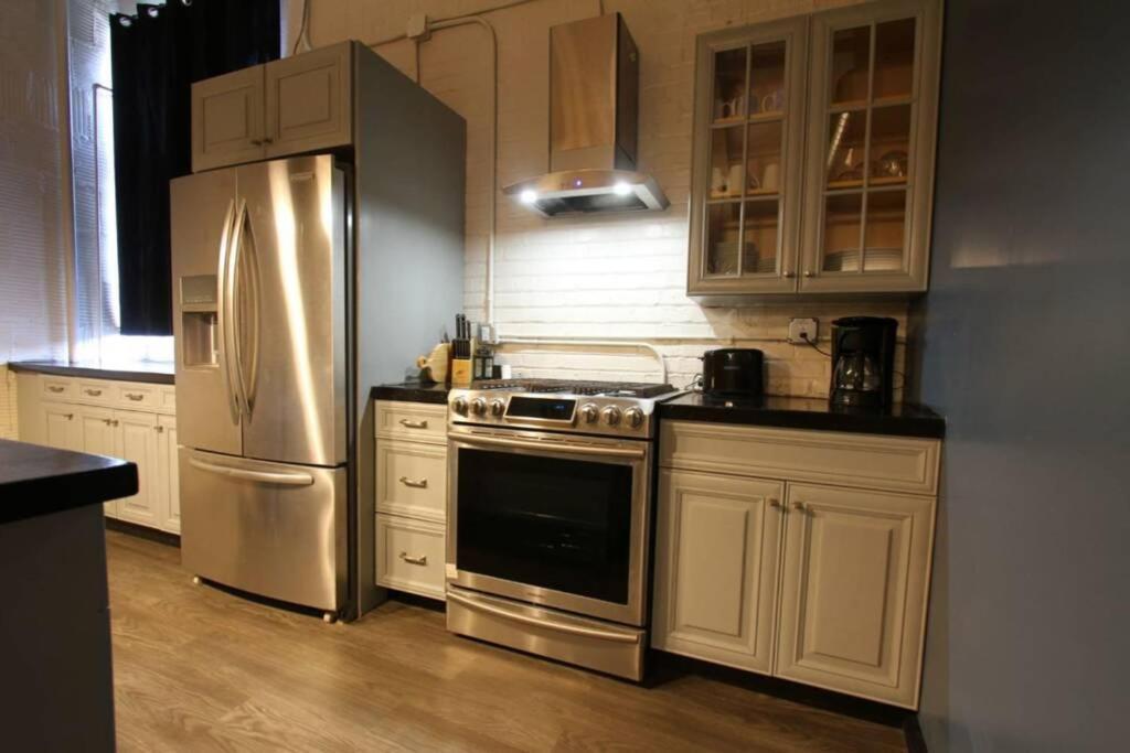 3e *new* Huge! Spacious 3 Bedroom In Oakland That Sleeps 12! Pittsburgh
