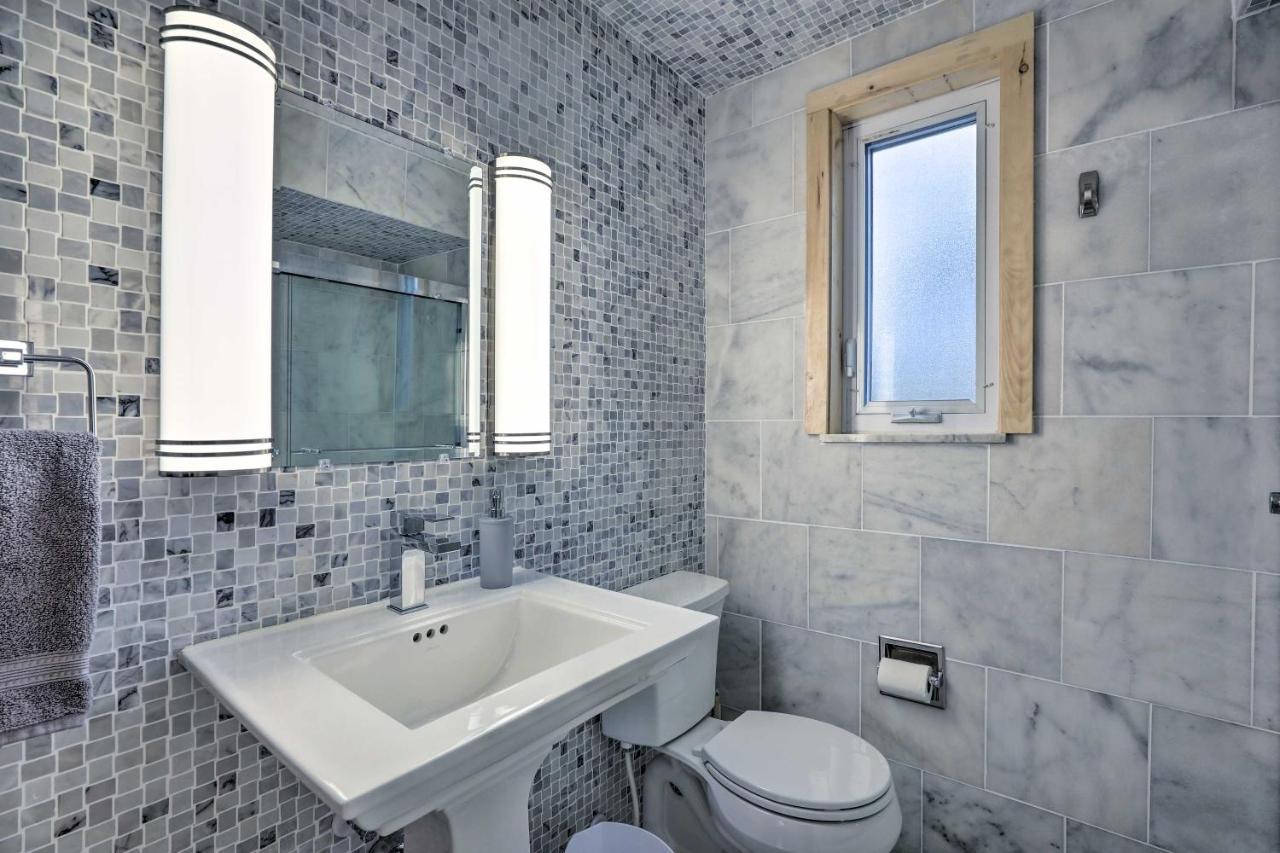 Townhome About 5 Miles To Market Square Holiday home