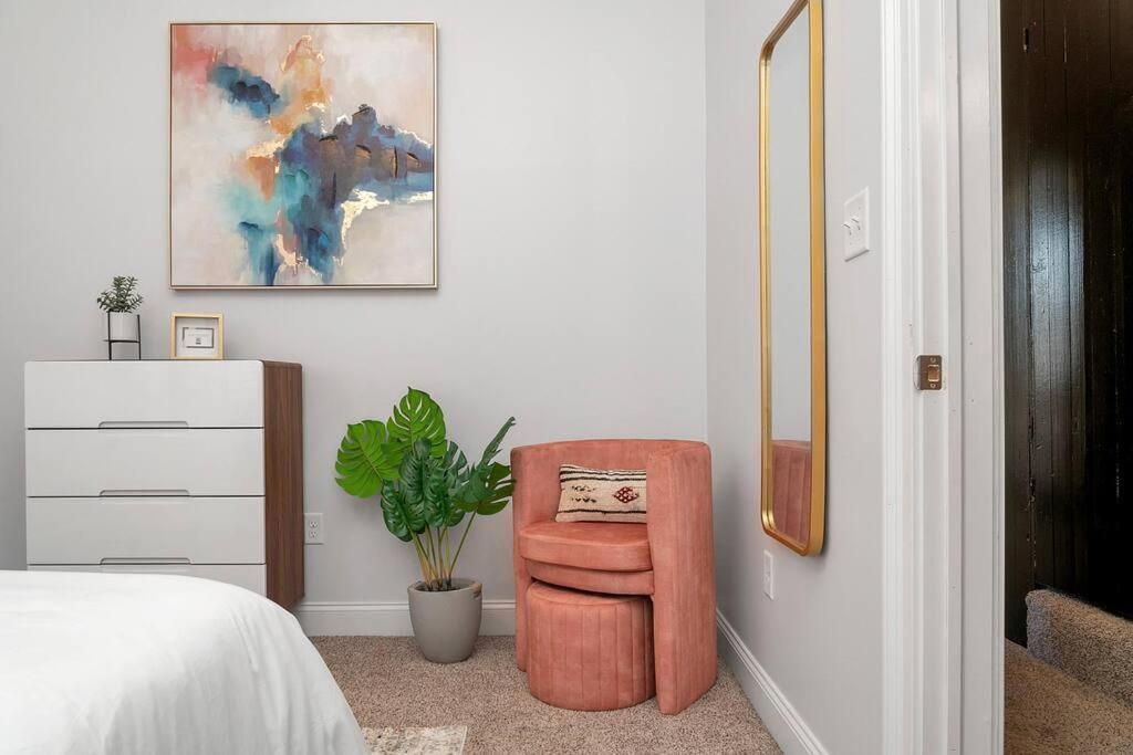 Cozy With King Beds - Short Drive To Holiday home