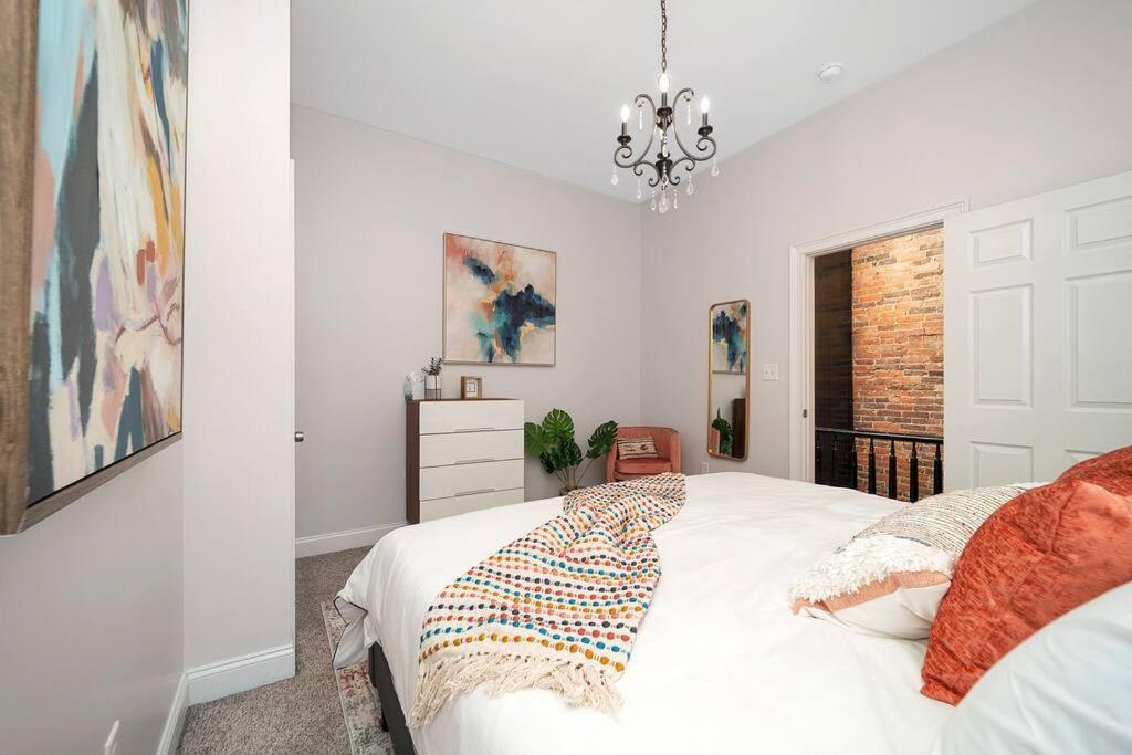 Holiday home Cozy With King Beds - Short Drive To *