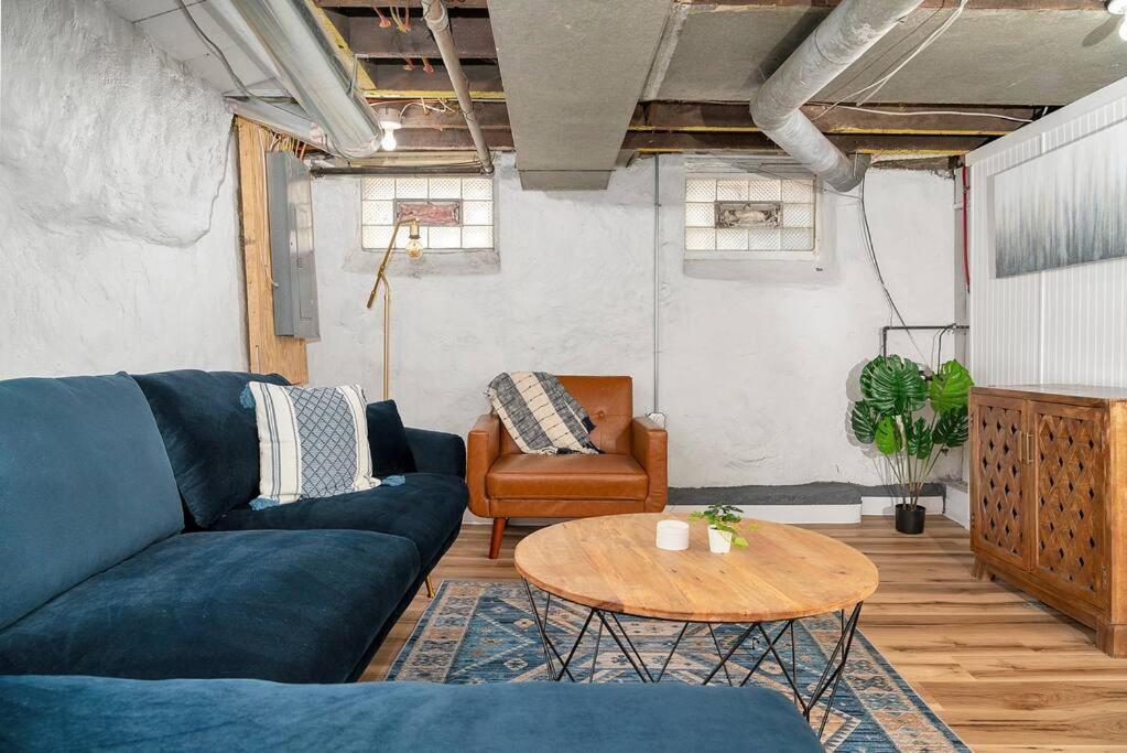 Cozy With King Beds - Short Drive To Holiday home Pittsburgh