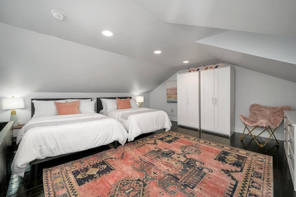 Cozy With King Beds - Short Drive To