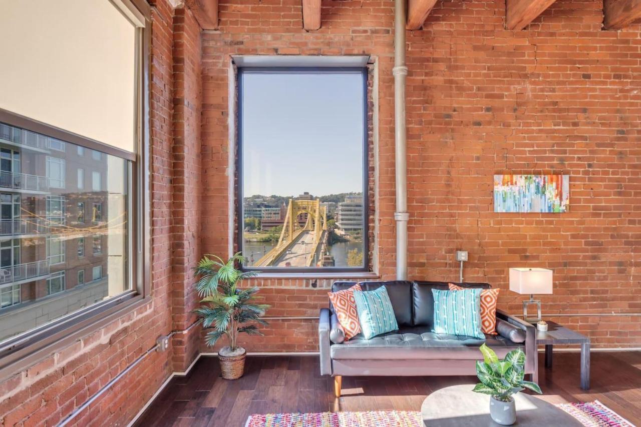 Apartment Frontdesk Aria Cultural District Lofts Downtown Pittsburgh