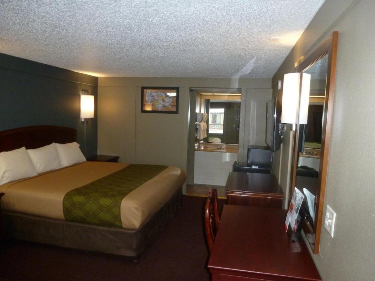 Econo I-79 Lodge Pittsburgh